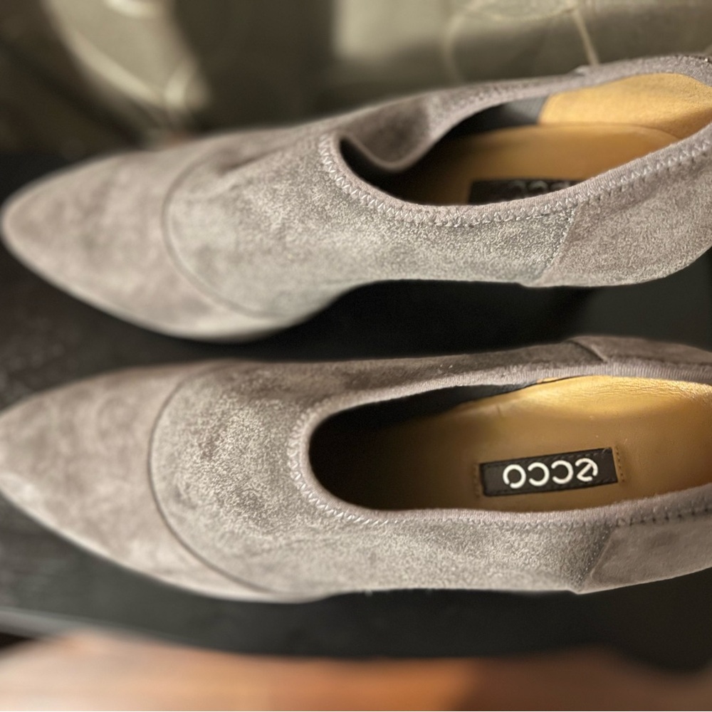 Ecco Gray Suede Slip-On Loafers